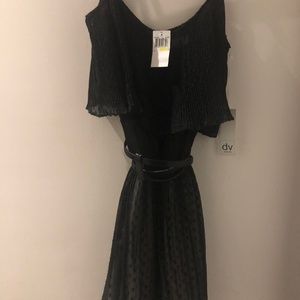 New Dolce Versus da size medium black sleeveless lined dress